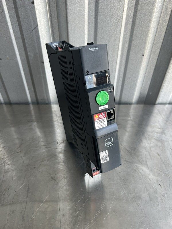 Частотный преобразователь Schneider ATV320U06N4B