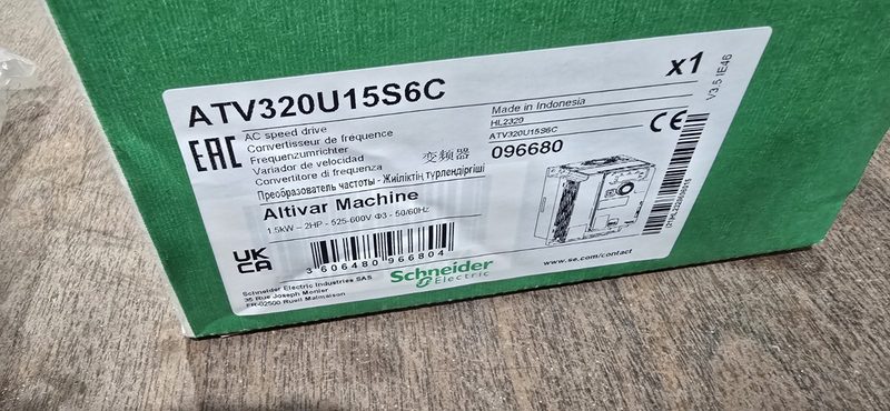 Частотный преобразователь Schneider ATV320U15S6C