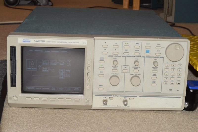 Генератор сигналов Tektronix AWG510