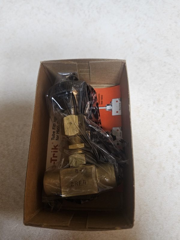Клапан Swagelok B-2RF4