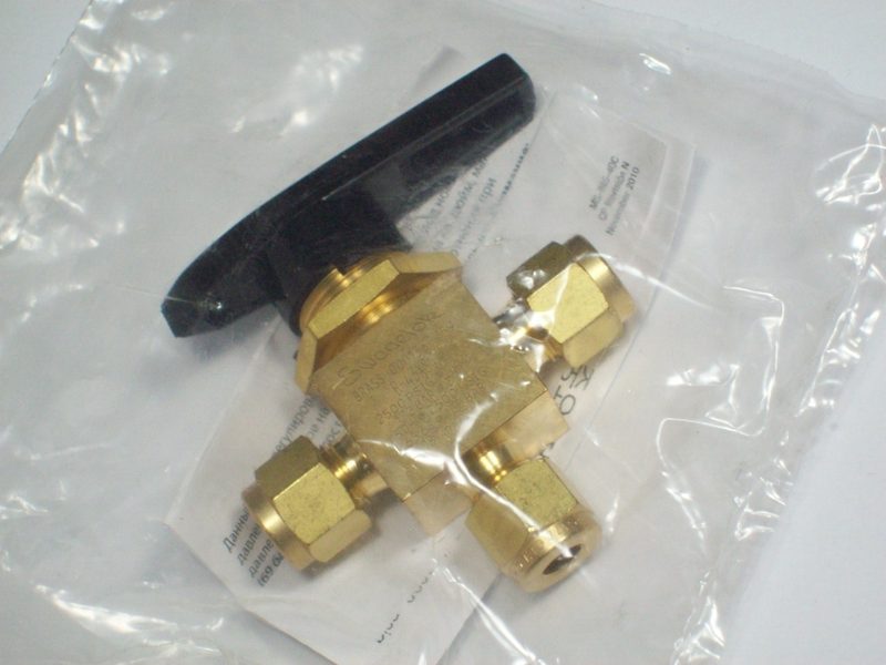 Клапан Swagelok B-43XS4