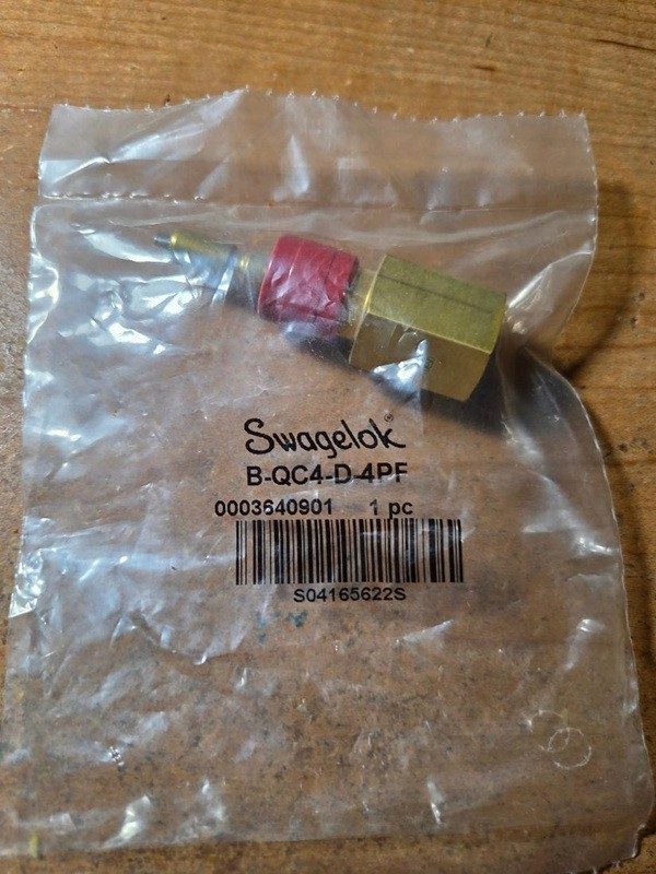 Трубопроводная арматура Swagelok B-QC4-D-4PF