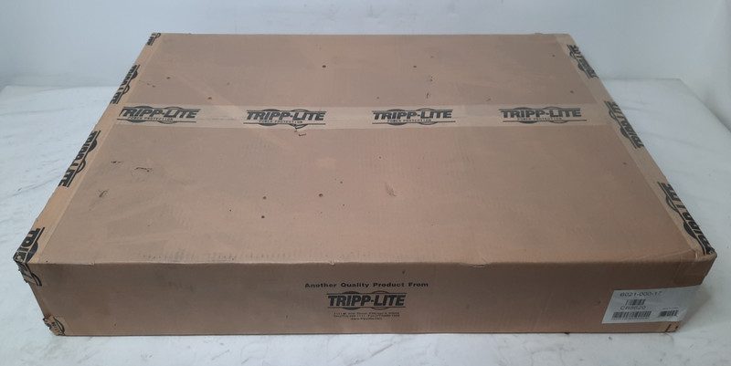Дисплей Tripp Lite B021-000-17