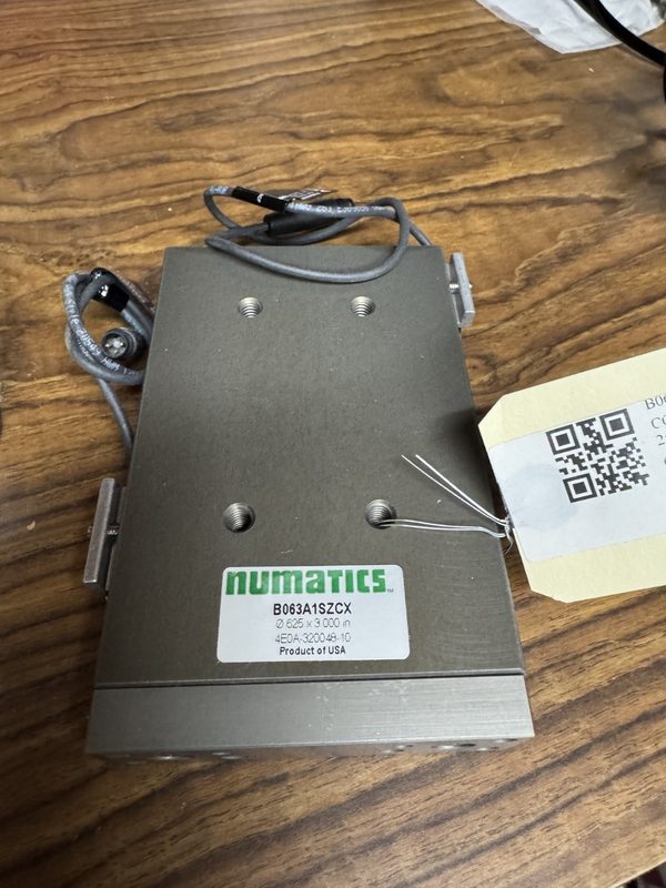 Пневмоцилиндр Numatics B063A1SZCX