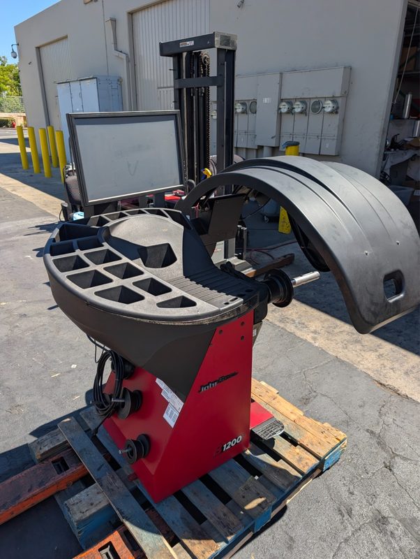 Балансировочный станок B1200P