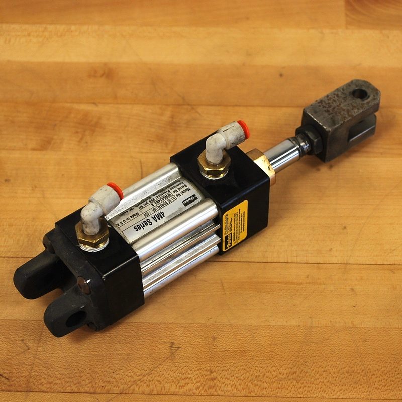 Пневмоцилиндр Parker BB4MAU18A