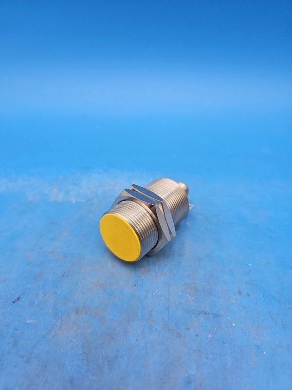 Датчик приближения Turck BI15-M30-RP6X-H1143