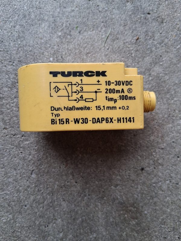 Датчик приближения Turck BI15R-W30-DAP6X-H1141