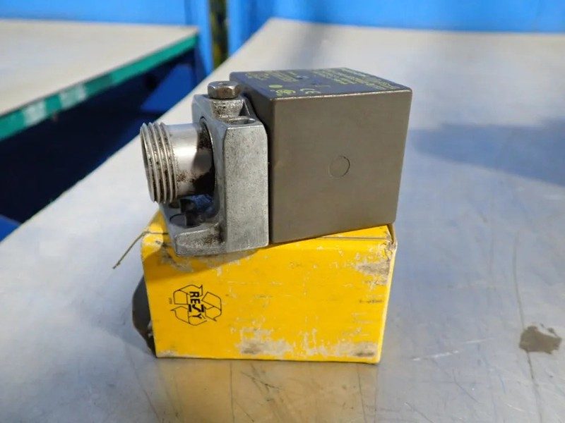 Датчик приближения Turck BI20U-CA40-ADZ30X2-B1131