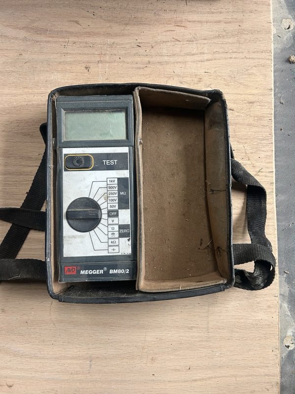 Тестер Megger BM80/2