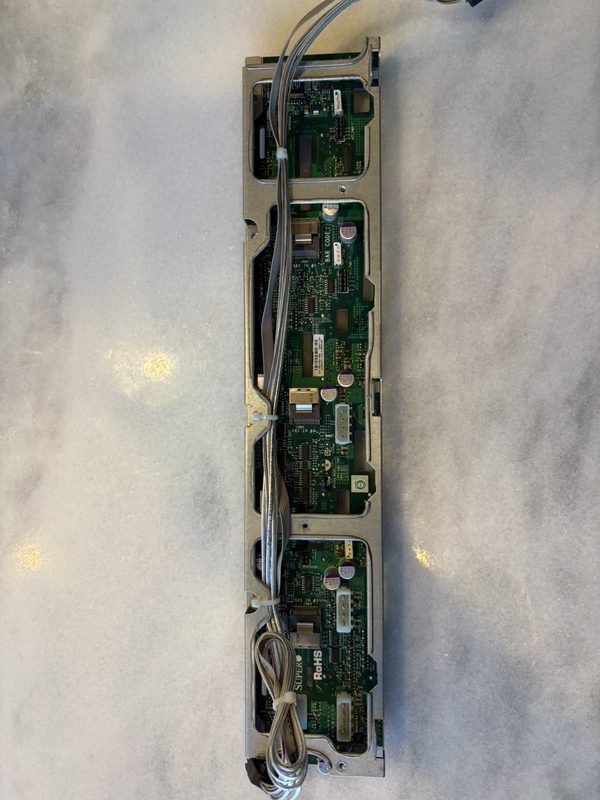 Контроллер Supermicro BPN-SAS-826A