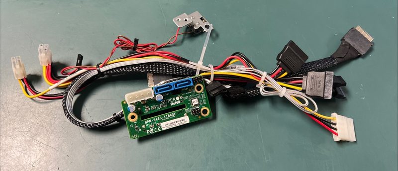 SSD-накопитель Supermicro BPN-SAS3-118GQE