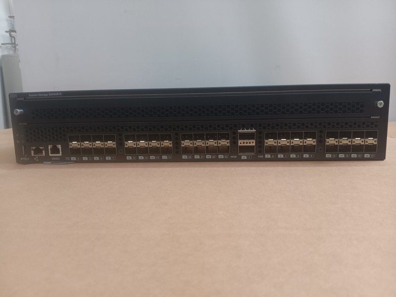 Коммутатор Brocade BR-7840