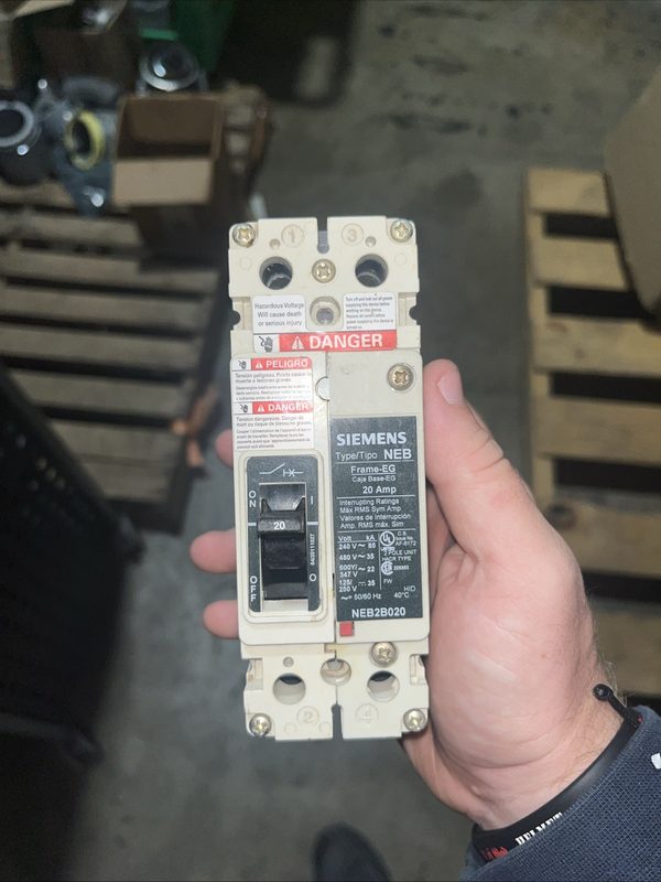 Автоматический выключатель Siemens BREAKER-B372