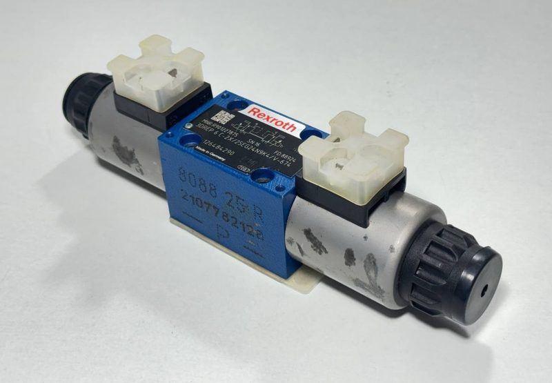 Пневмоклапан Bosch Rexroth C-2X/25EG24N9K4/V-674