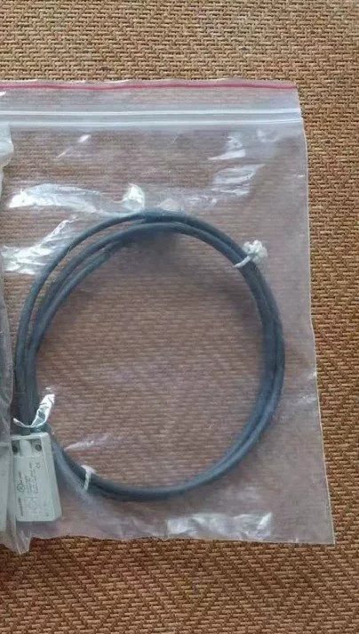 Считыватель RFID Balluff C-305-PU1-01