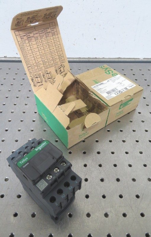 Контактор Schneider C198699