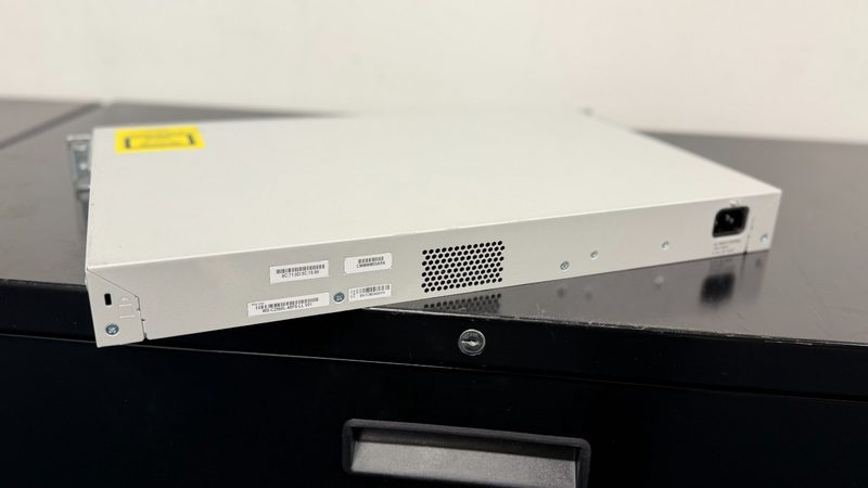 Коммутатор Cisco C2960L-48PS-LL