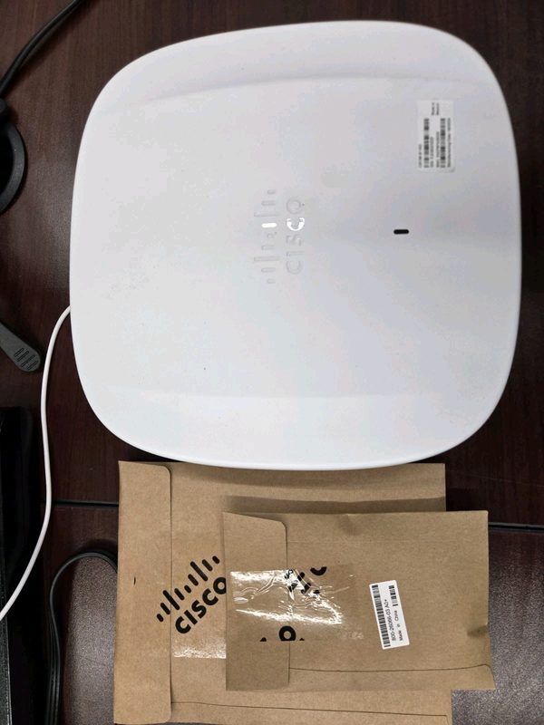 Точка доступа Cisco C9136I-B