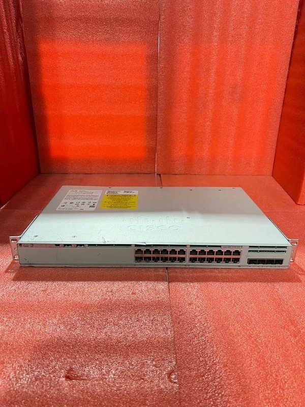 Коммутатор Cisco C9200L-24P-4G-E