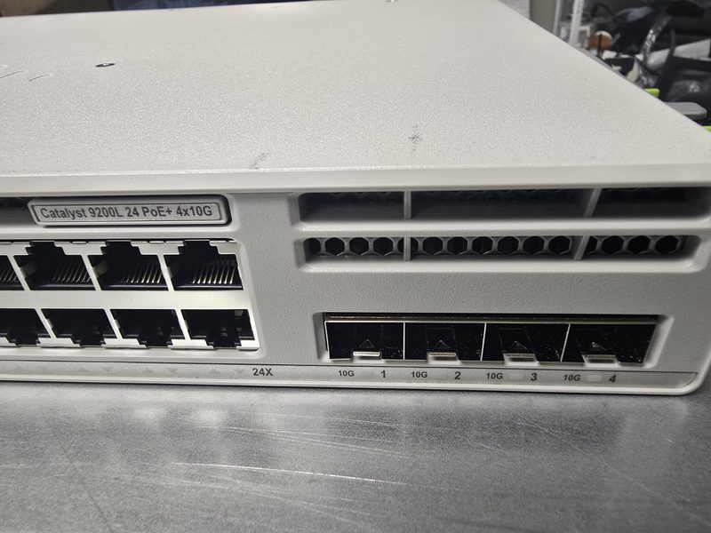 Коммутатор Cisco C9200L-24P-4X-E