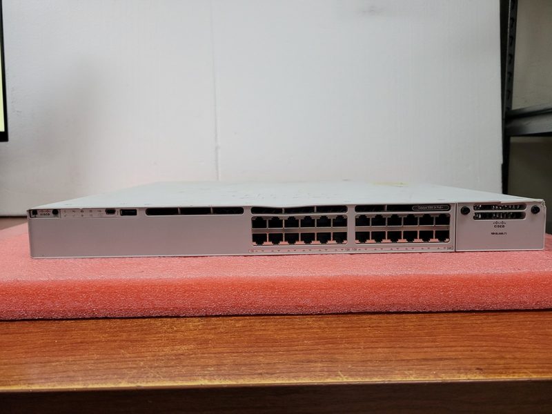 Коммутатор Cisco C9300-24P
