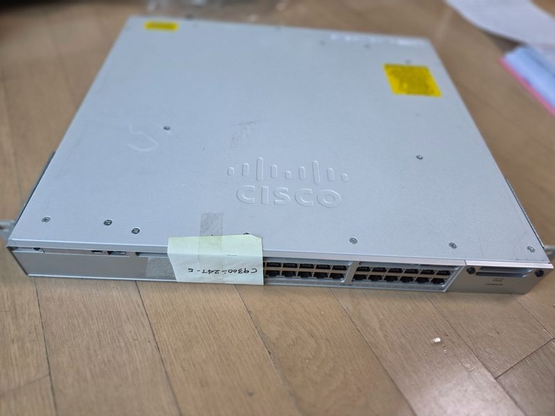 Коммутатор Cisco C9300-24T-E
