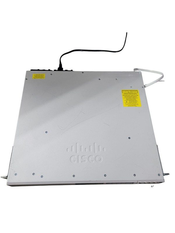 Коммутатор Cisco C9300-24T