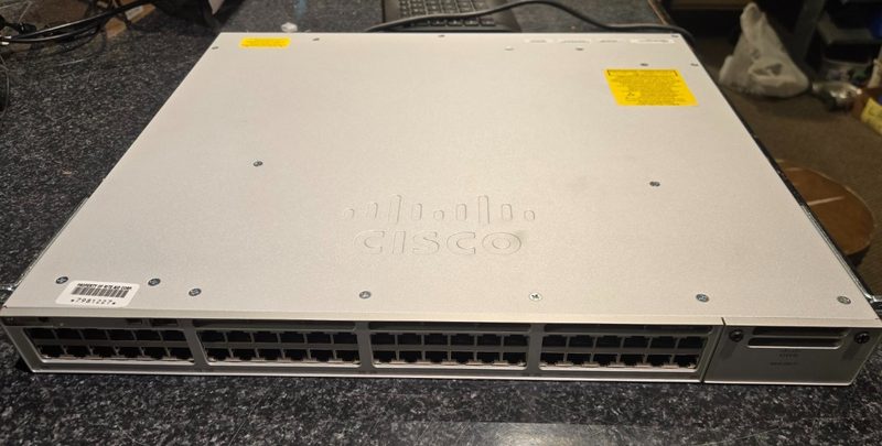 Коммутатор Cisco C9300-48T