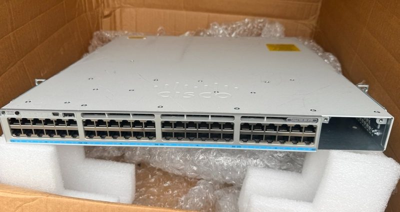 Коммутатор Cisco C9300-48UN-E