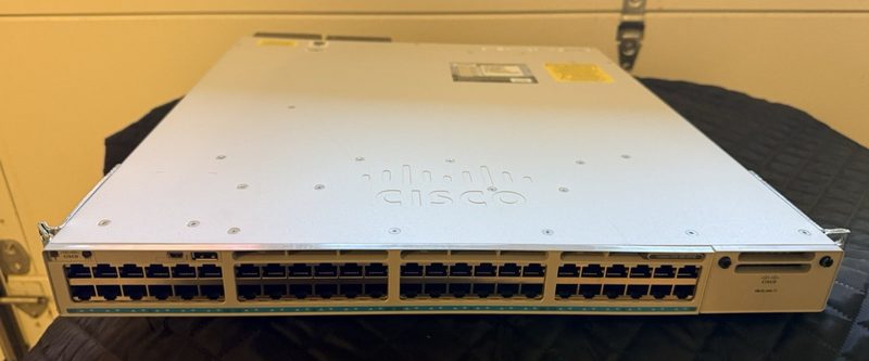 Коммутатор Cisco C9300-48UN