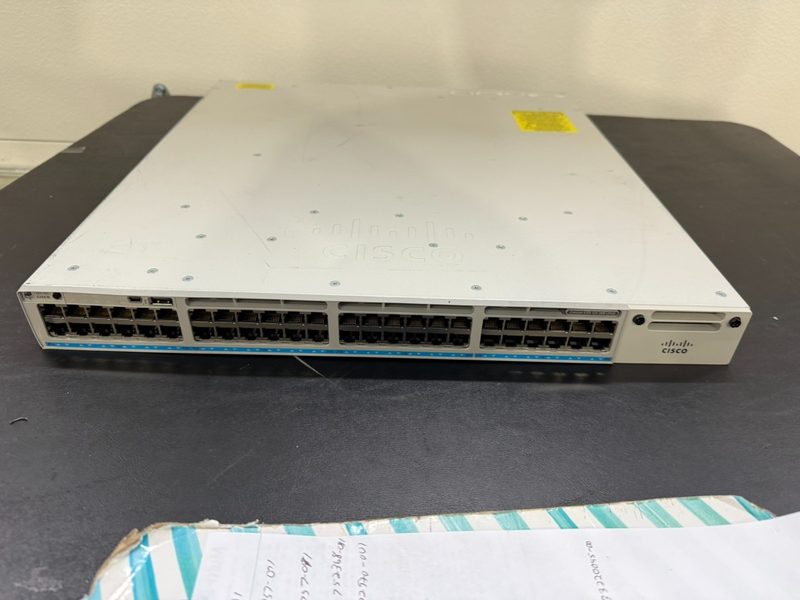 Коммутатор Cisco C9300-48UXM-M