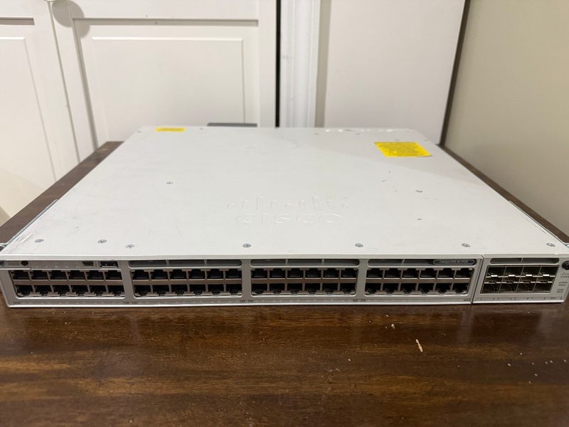 Коммутатор Cisco C9300-NM-8X