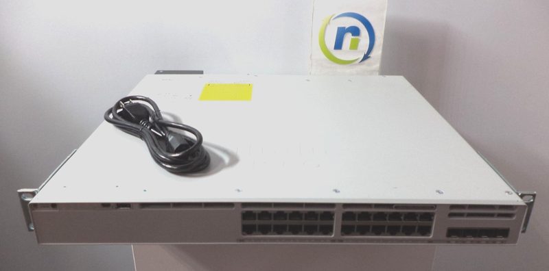 Коммутатор Cisco C9300L-24P-4X-E