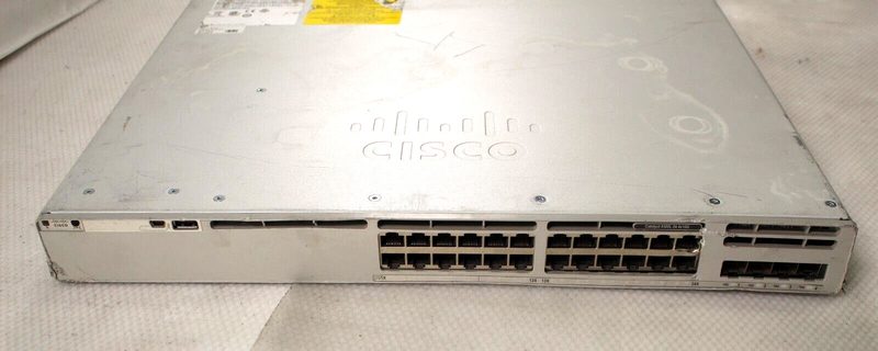 Коммутатор Cisco C9300L-24T-4X-E