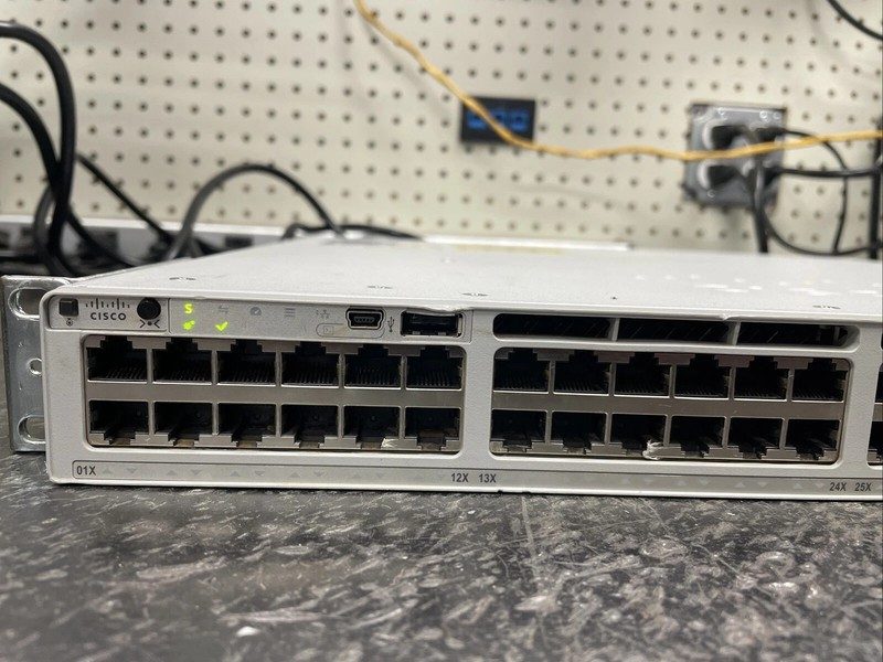 Коммутатор Cisco C9300L-48P-4G-A