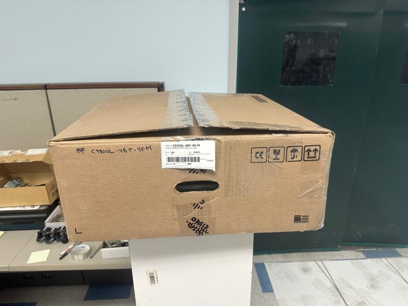 Коммутатор Cisco C9300L-48T-4X-M