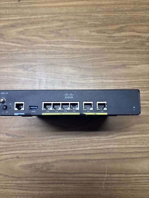 Маршрутизатор Cisco C931-4P