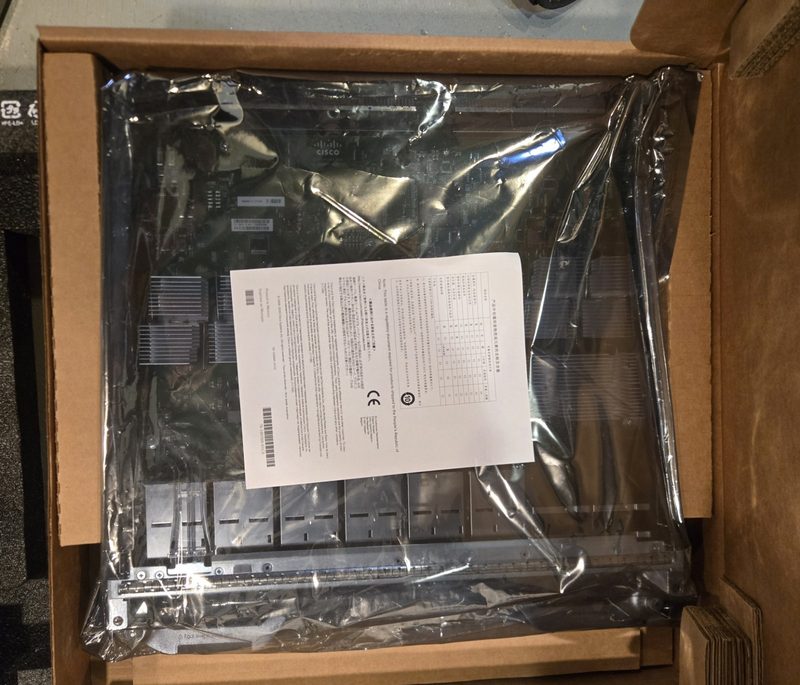 Коммутатор Cisco C9600X-LC-32CD