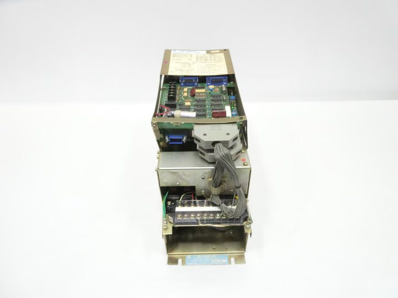 Сервопривод Yaskawa CACR-SR03TZ6SME