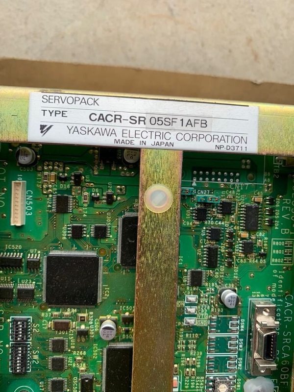 Сервопривод Yaskawa CACR-SR05SF1AFB