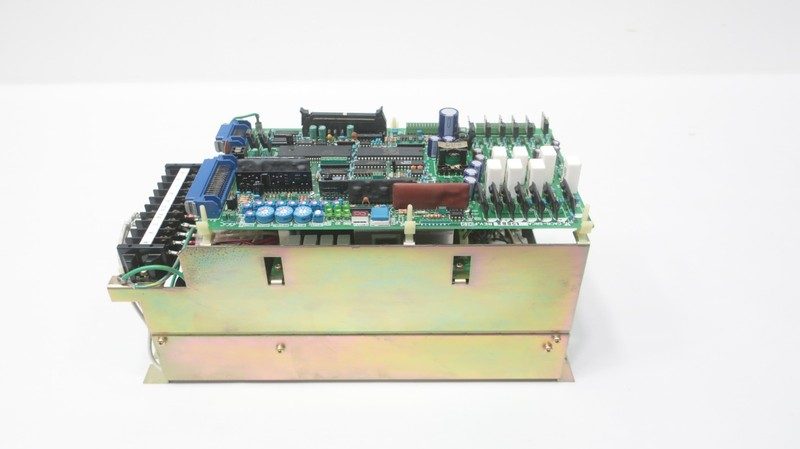 Сервопривод Yaskawa CACR-SR15BB1BM