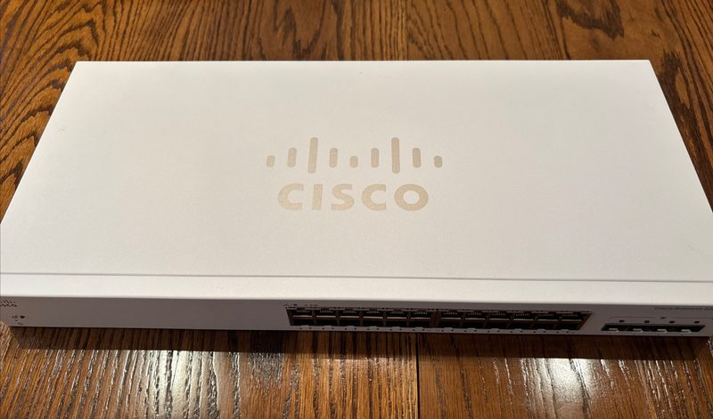 Коммутатор Cisco CBS220-24T-4G-NA