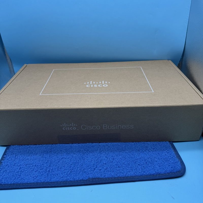 Коммутатор Cisco CBS220-8P-E-2G