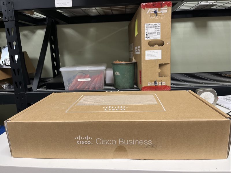 Коммутатор Cisco CBS250-8T-E-2G-NA