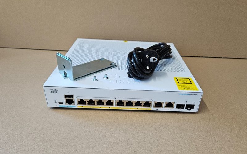 Коммутатор Cisco CBS350-8FP-2G-EU