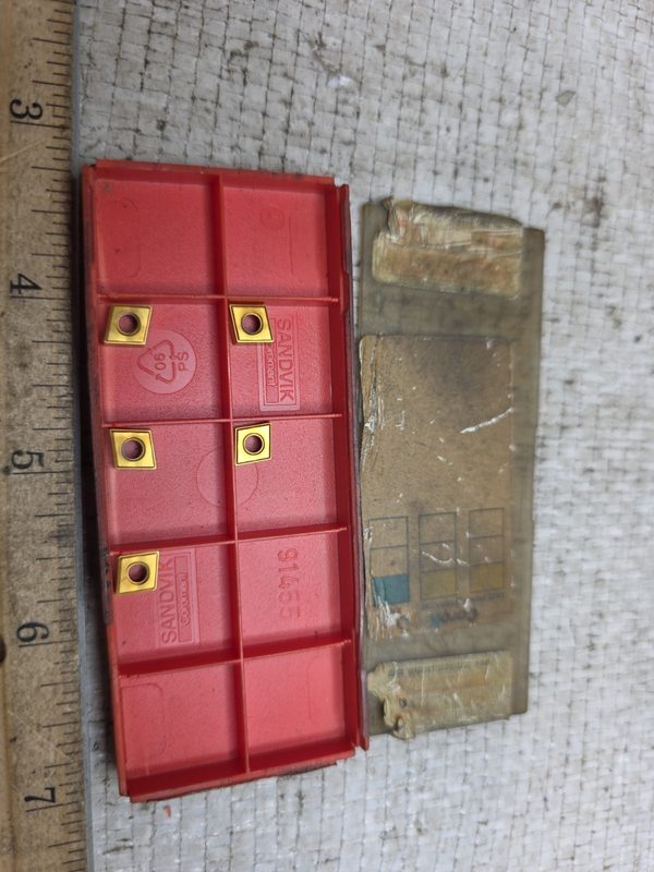 Режущий инструмент Sandvik CCMT060204-WF