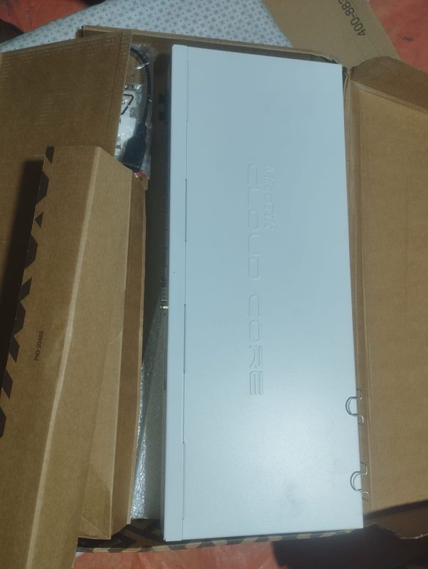 Маршрутизатор MikroTik CCR1009-7G-1C-1S-15