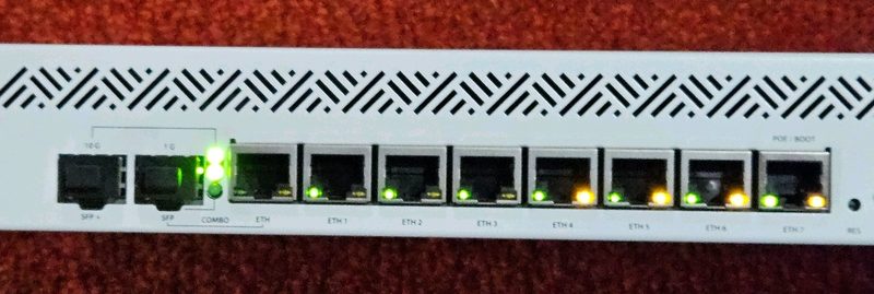 Маршрутизатор MikroTik CCR1009-7G-1C-1S