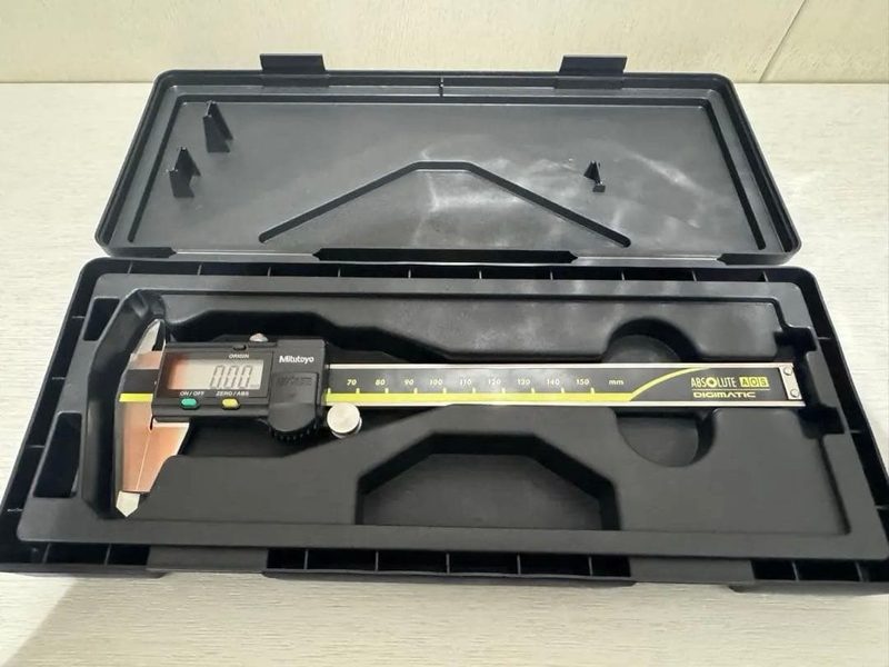 Штангенциркуль Mitutoyo CD-15AX